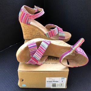 TOMS STRAPPY WEDGE